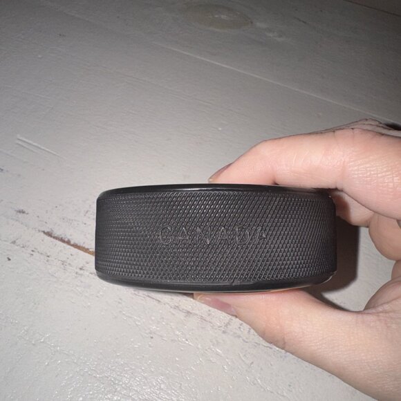 Vintage CHL Hockey Puck  Bossier Shreveport Mudbugs Riverkings Brahmas Official - Picture 6 of 14